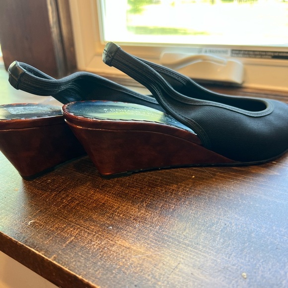 Donald J. Pliner Couture Peep Toe Slingback Tortoise Shell Acrylic Wedges - Picture 5 of 10